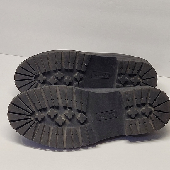 Quince Black Leather Lug-Sole Penny Loafers - Picture 11 of 12